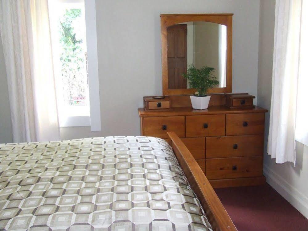 Tairoa Lodge & Cottage Hawera Zewnętrze zdjęcie